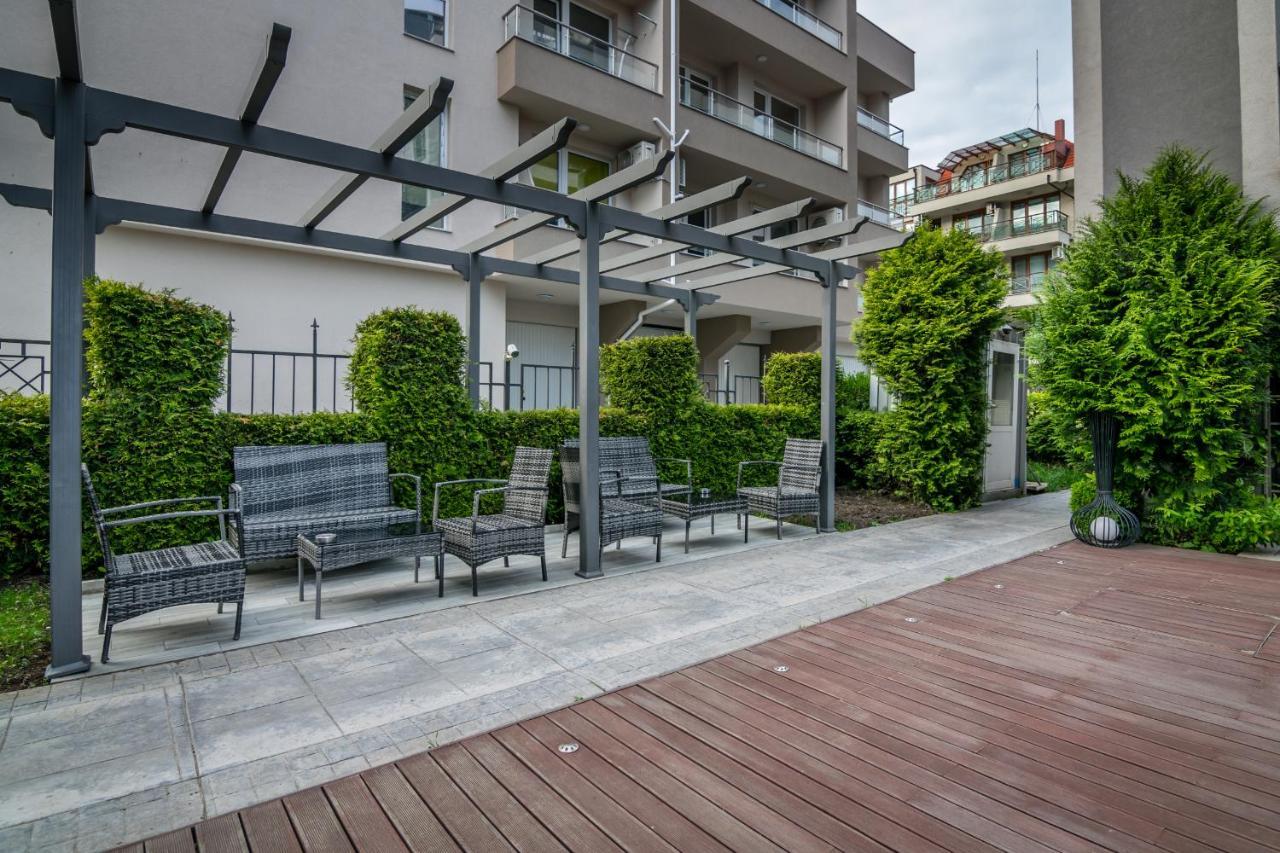 Cozy One-Bedroom Apartment In Night Breeze Burgas Extérieur photo