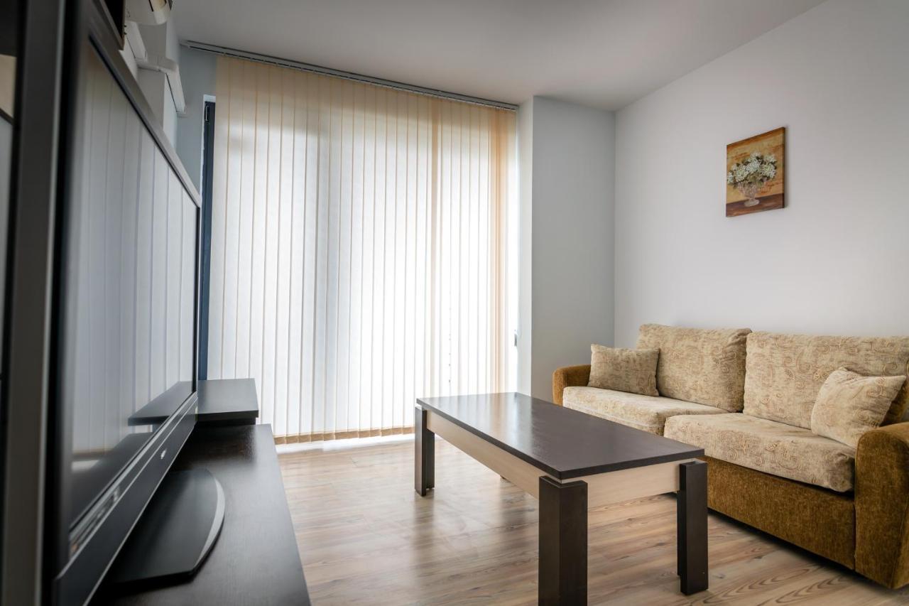 Cozy One-Bedroom Apartment In Night Breeze Burgas Extérieur photo