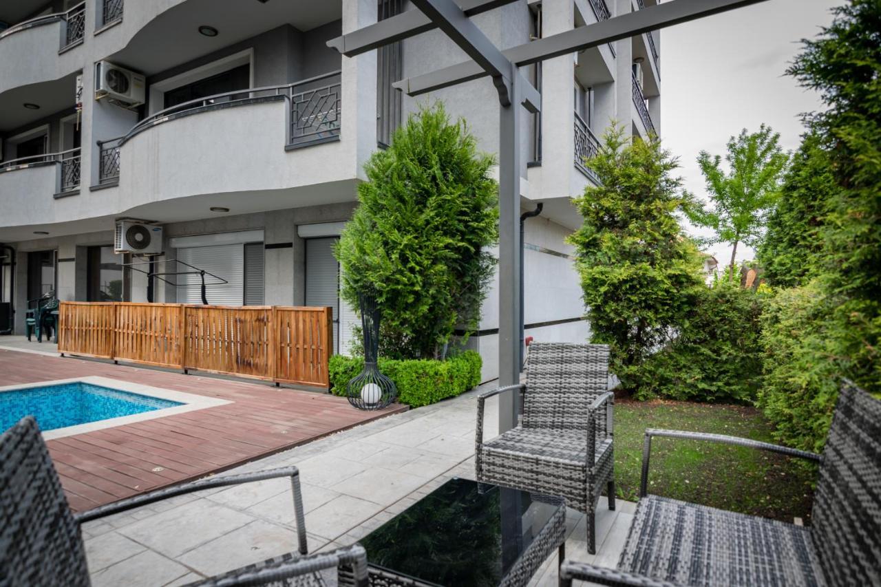 Cozy One-Bedroom Apartment In Night Breeze Burgas Extérieur photo