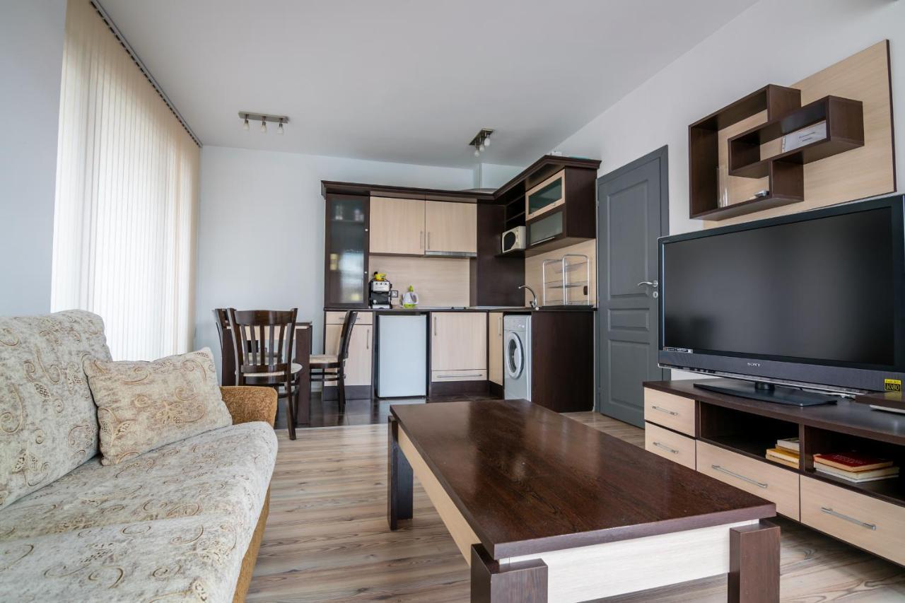 Cozy One-Bedroom Apartment In Night Breeze Burgas Extérieur photo